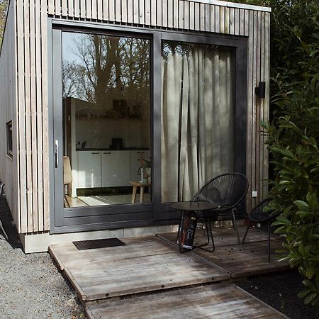 Modern Tiny House Op Rustig Watersportpark Villa Elahuizen Kültér fotó