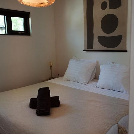 Modern Tiny House Op Rustig Watersportpark Villa Elahuizen Kültér fotó
