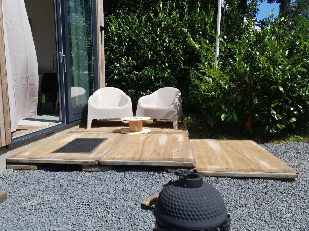 Modern Tiny House Op Rustig Watersportpark Villa Elahuizen Kültér fotó