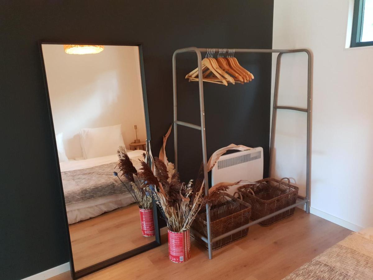 Modern Tiny House Op Rustig Watersportpark Villa Elahuizen Kültér fotó