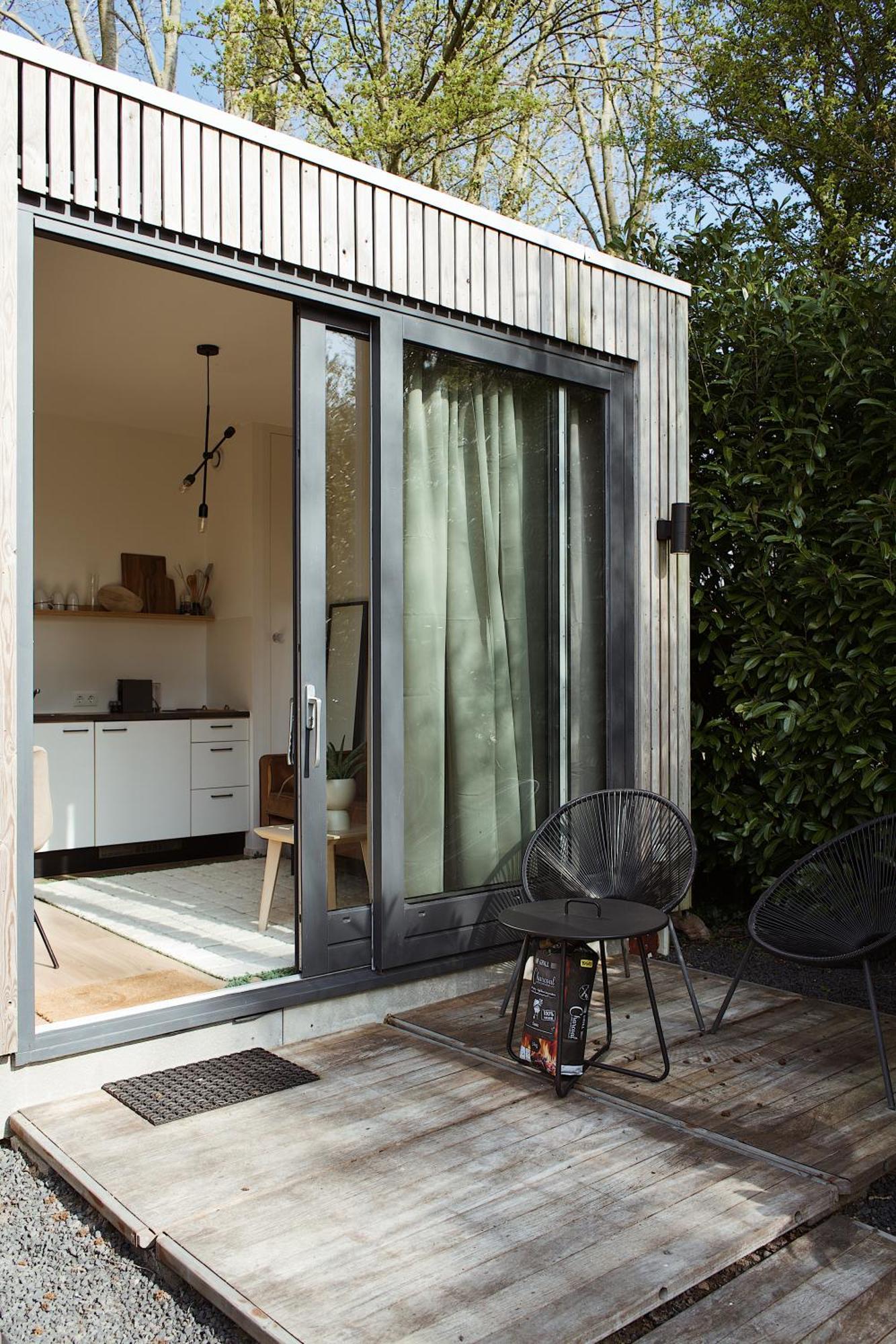 Modern Tiny House Op Rustig Watersportpark Villa Elahuizen Kültér fotó